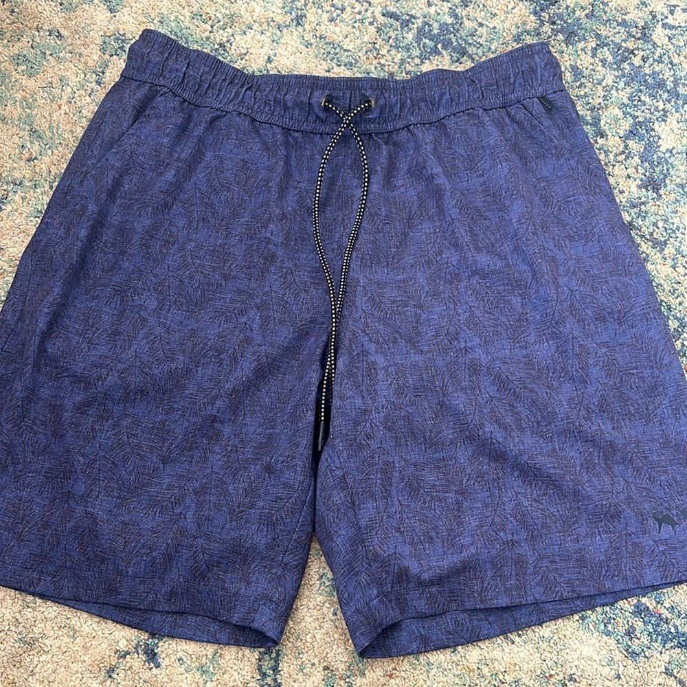 Fish Hippie Co. Shaker Shorts Hybrid Shorts size Medium
